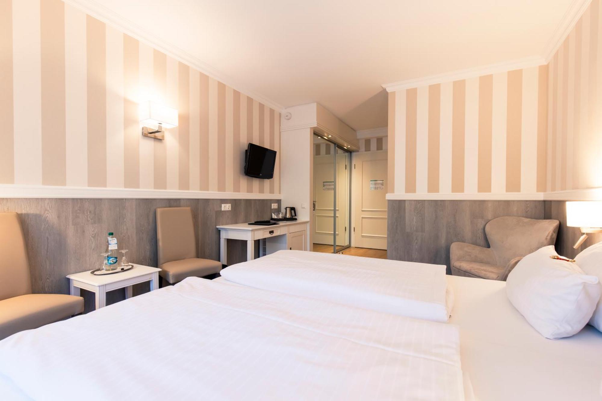 Resort Hotel IV Jahreszeiten ツィングシュト エクステリア 写真