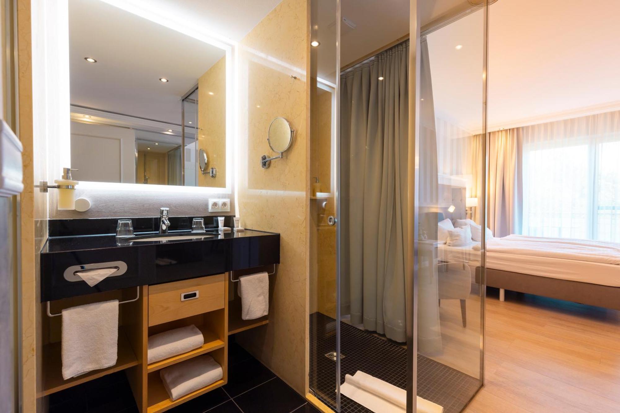 Resort Hotel IV Jahreszeiten ツィングシュト エクステリア 写真