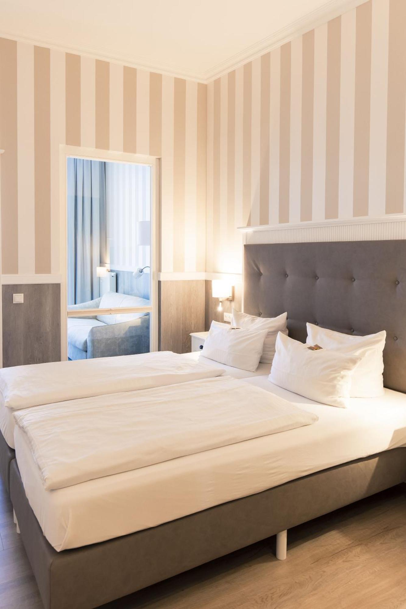 Resort Hotel IV Jahreszeiten ツィングシュト エクステリア 写真