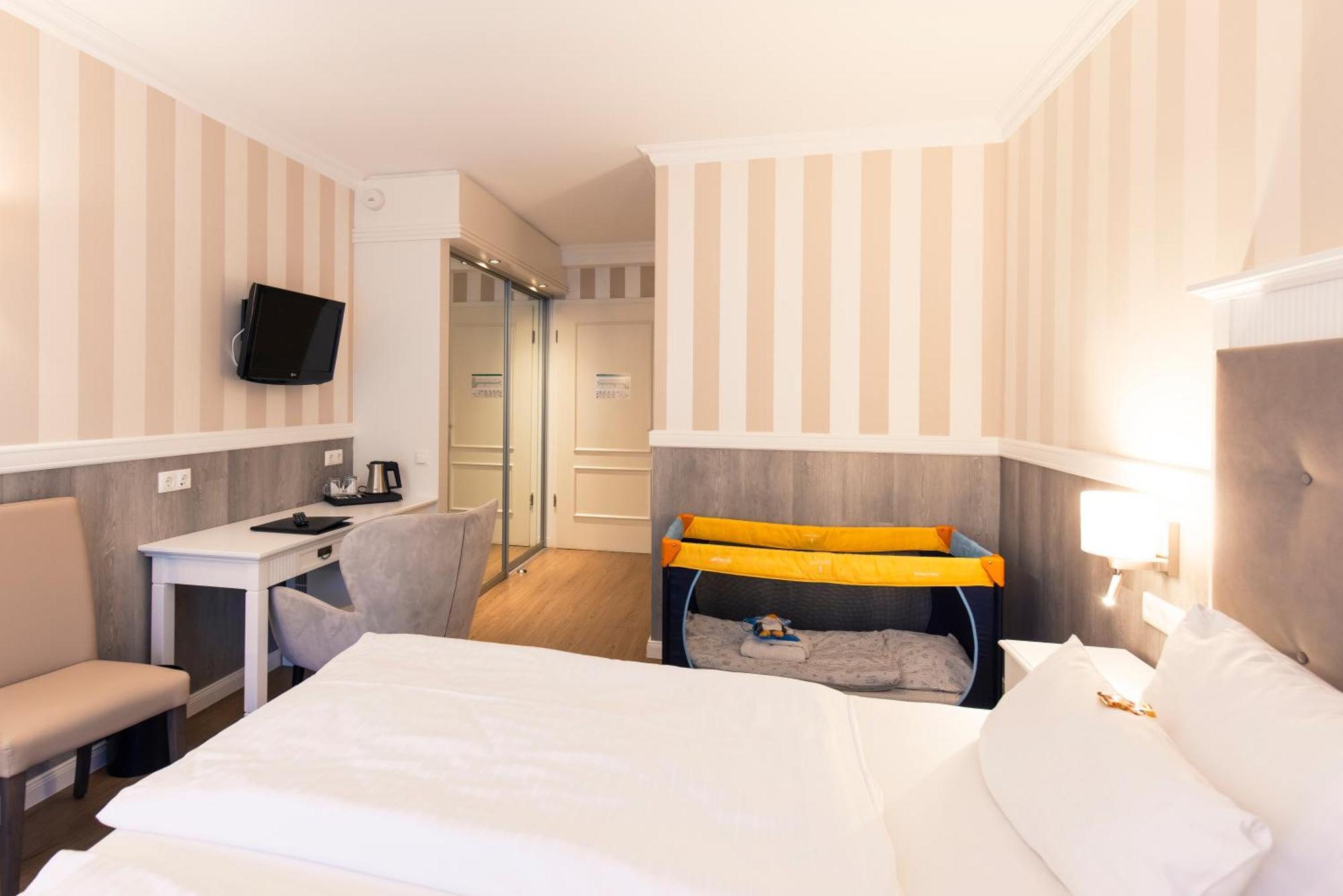 Resort Hotel IV Jahreszeiten ツィングシュト エクステリア 写真