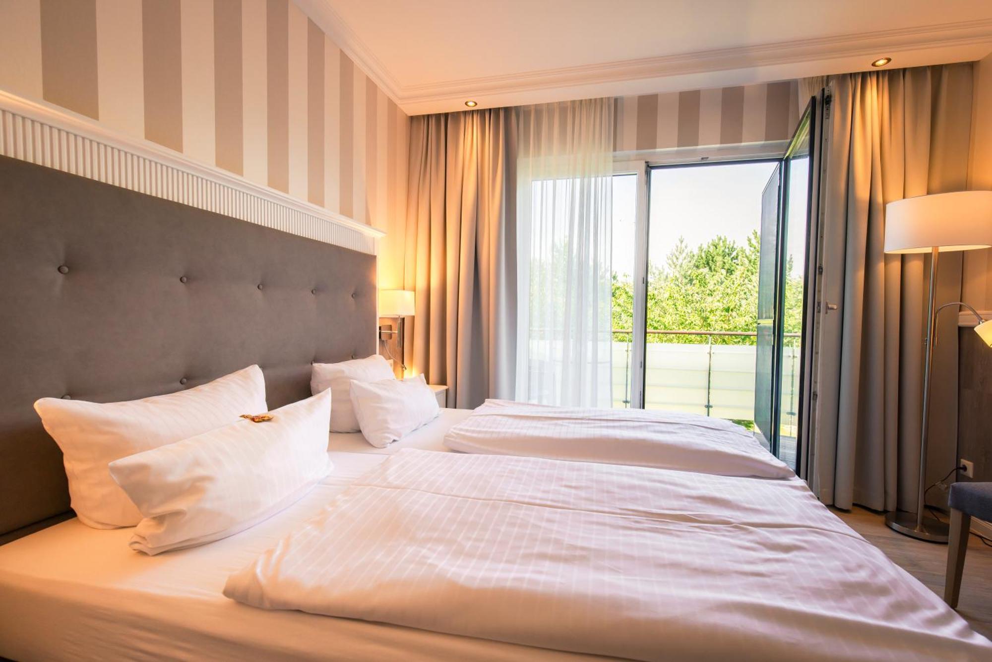 Resort Hotel IV Jahreszeiten ツィングシュト エクステリア 写真